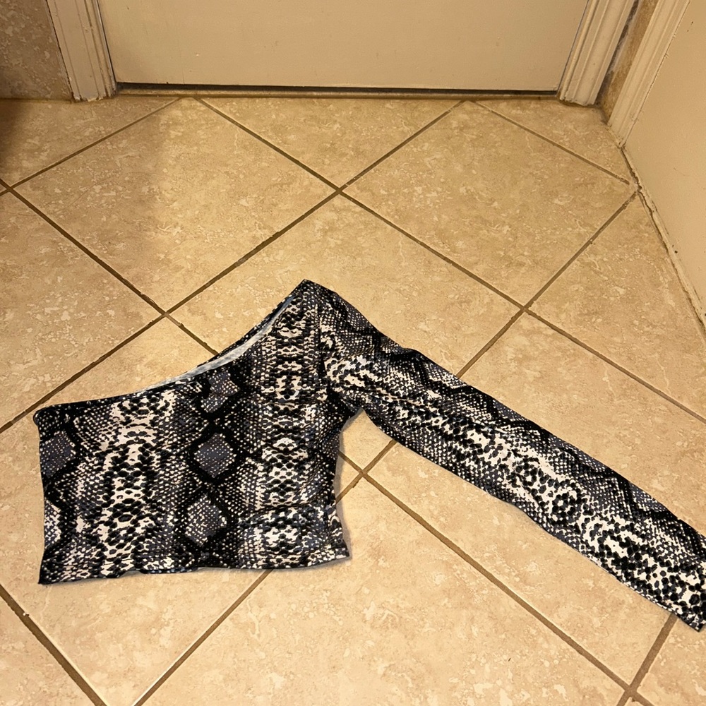One Shoulder Long Sleeve Snakeskin Top